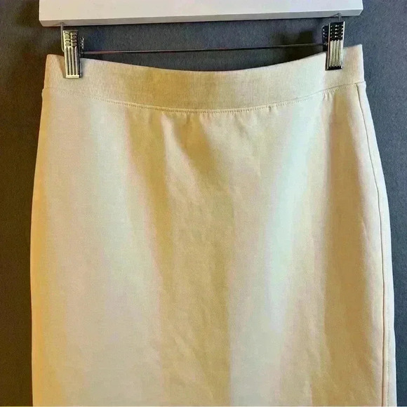 Unique - Picture 2 of 4